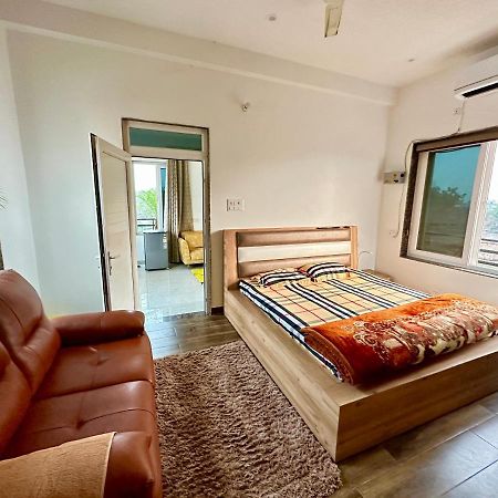 Kaashi Flora Villa Варанаси Екстериор снимка