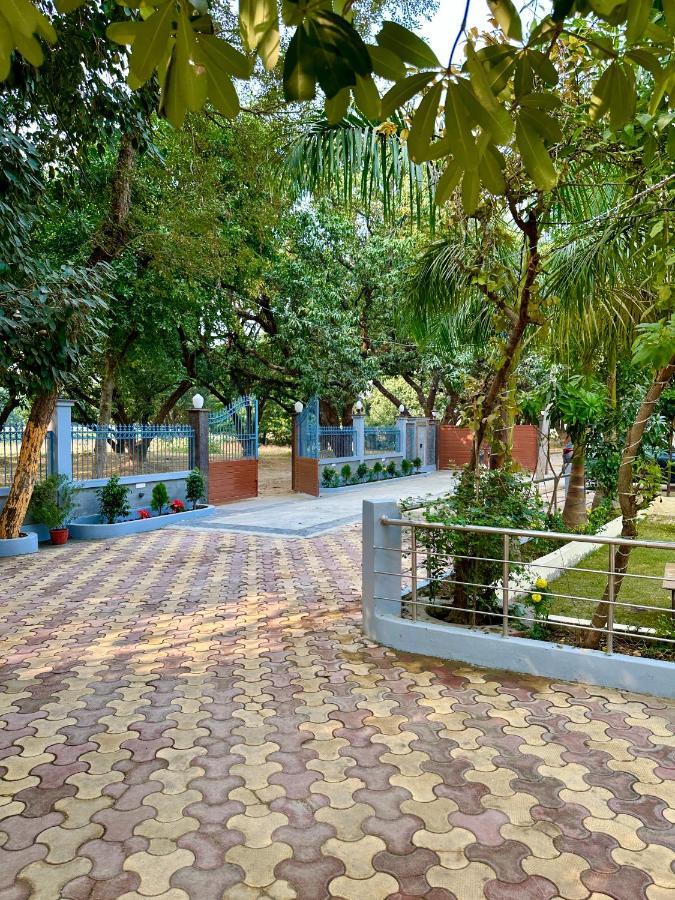 Kaashi Flora Villa Варанаси Екстериор снимка