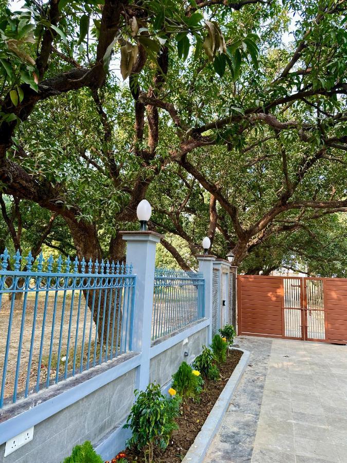 Kaashi Flora Villa Варанаси Екстериор снимка